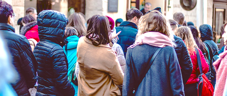 avoid lines at tourist attractions